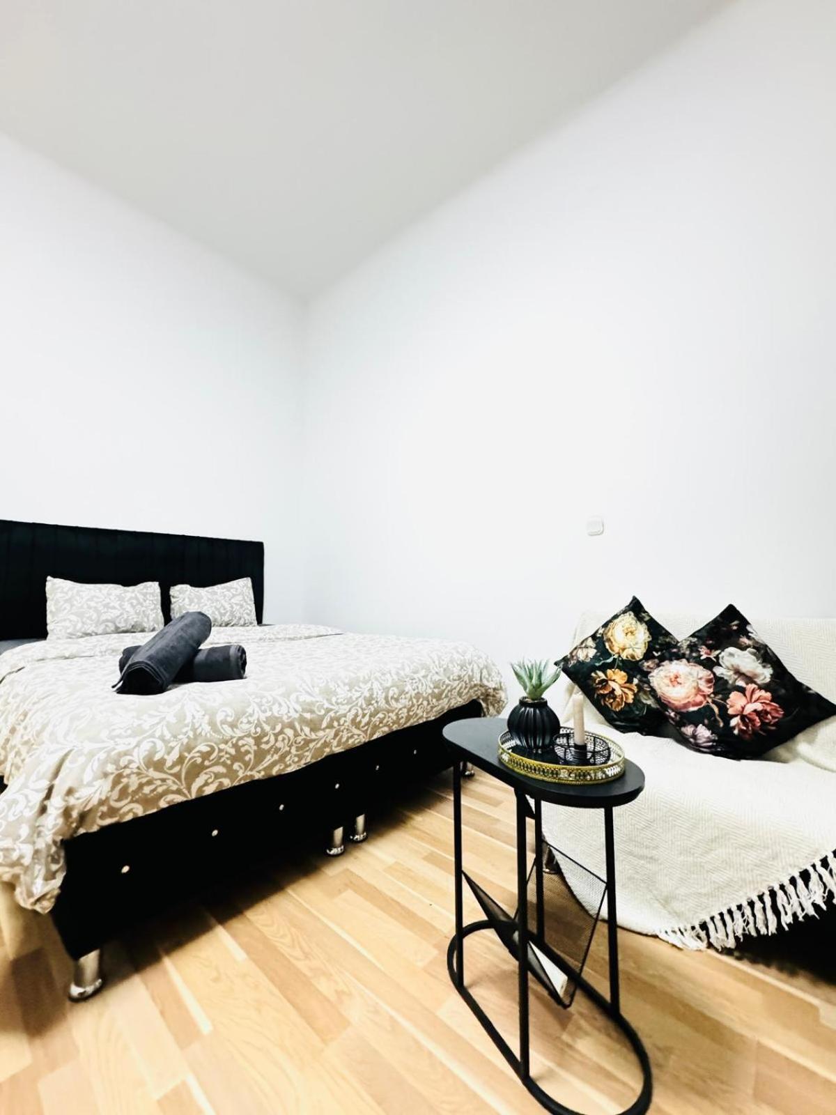 Comfy Apt, 10min Transport To Stadthalle Apartment *
