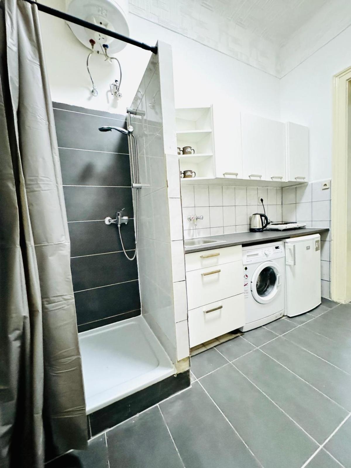 Comfy Apt, 10min Transport To Stadthalle Apartment *